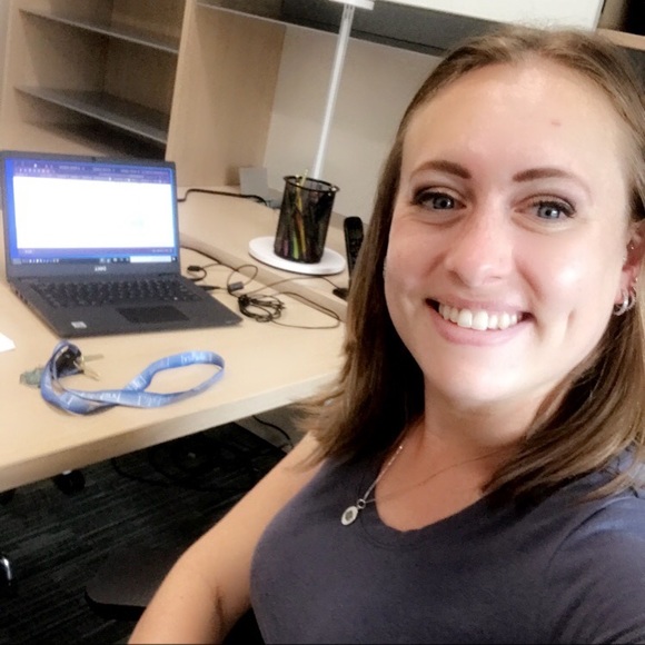 Meet your Posher, Carrie - Picture 7 of 11